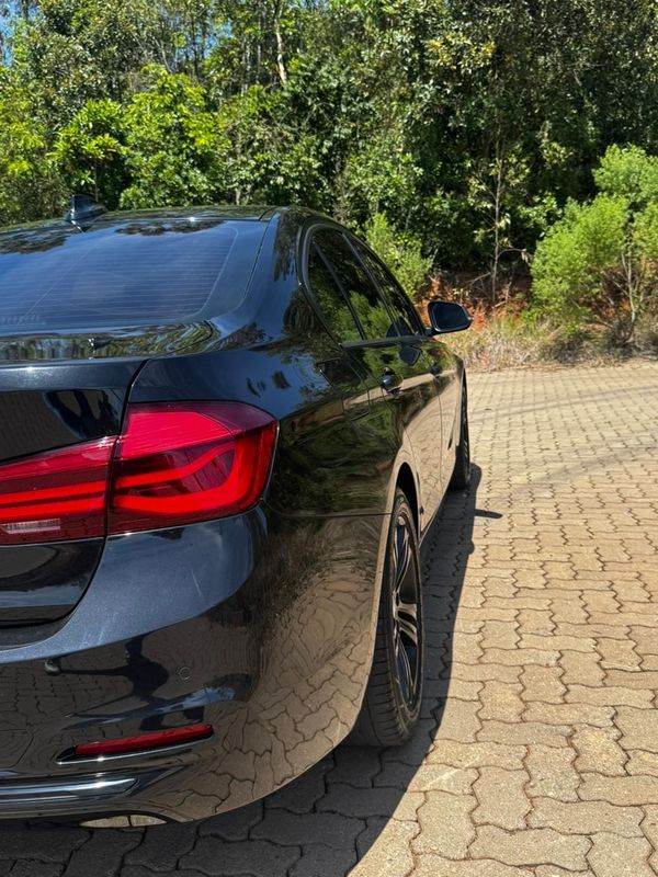 Bmw 320ia 2.0 Tb M Sport Activeflex 16v 2018/2018 COVEL VEICULOS ENCANTADO / Carros no Vale