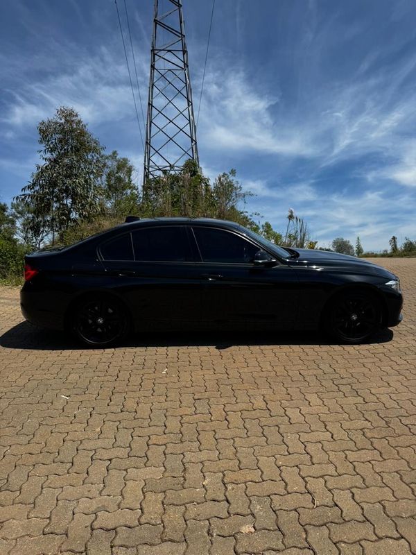 Bmw 320ia 2.0 Tb M Sport Activeflex 16v 2018/2018 COVEL VEICULOS ENCANTADO / Carros no Vale