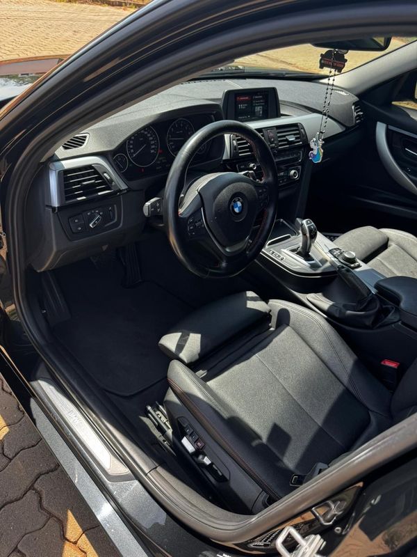Bmw 320ia 2.0 Tb M Sport Activeflex 16v 2018/2018 COVEL VEICULOS ENCANTADO / Carros no Vale