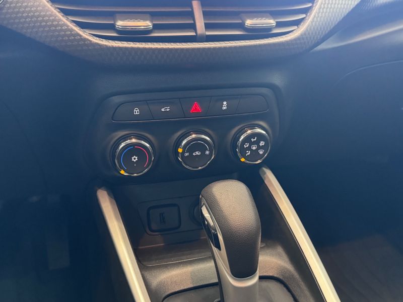 Chevrolet Onix Hatch Ltz 1.0 12v Tb 2022/2023 COVEL VEICULOS ENCANTADO / Carros no Vale Chevrolet Onix Hatch Ltz 1.0 12v Tb 2022/2023 COVEL VEICULOS ENCANTADO / Carros no Vale