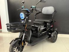 Conduzza Triciclo Sydney 2025/2025 COVEL VEICULOS ENCANTADO / Carros no Vale