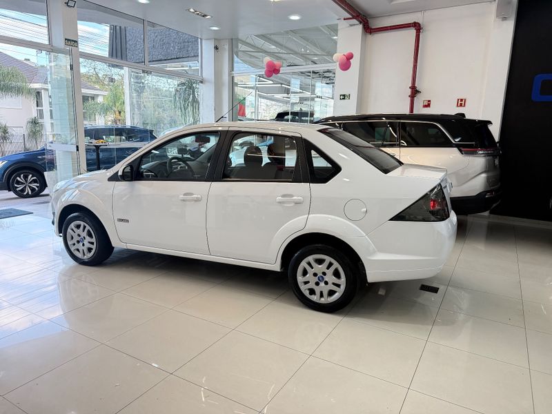 Ford Fiesta Sedan1.6flex 2012/2012 COVEL VEICULOS ENCANTADO / Carros no Vale