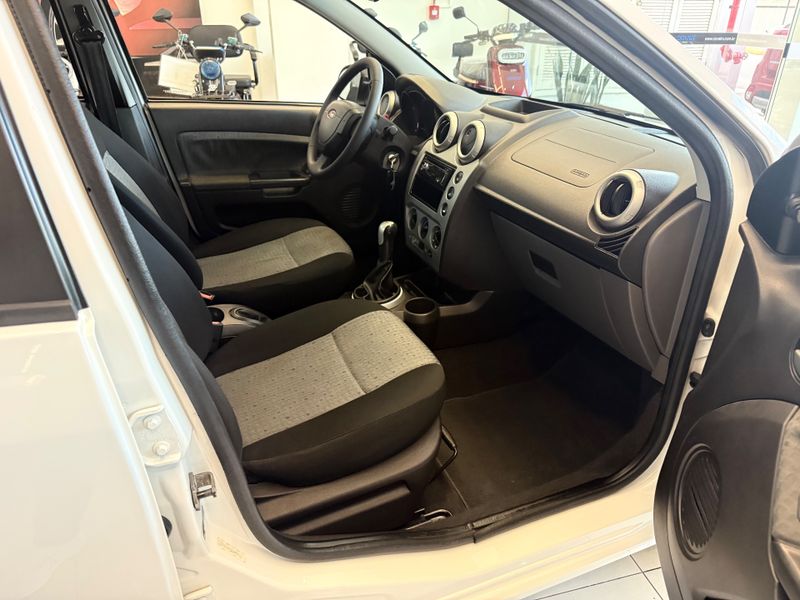 Ford Fiesta Sedan1.6flex 2012/2012 COVEL VEICULOS ENCANTADO / Carros no Vale