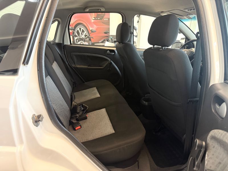 Ford Fiesta Sedan1.6flex 2012/2012 COVEL VEICULOS ENCANTADO / Carros no Vale