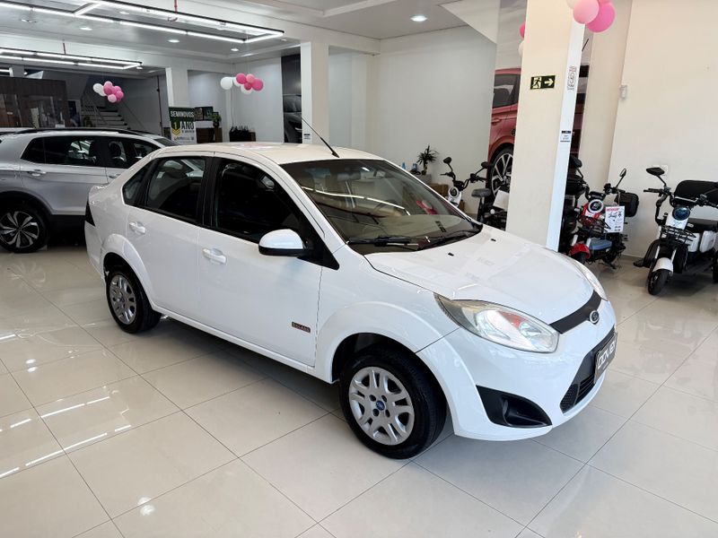 Ford Fiesta Sedan1.6flex 2012/2012 COVEL VEICULOS ENCANTADO / Carros no Vale
