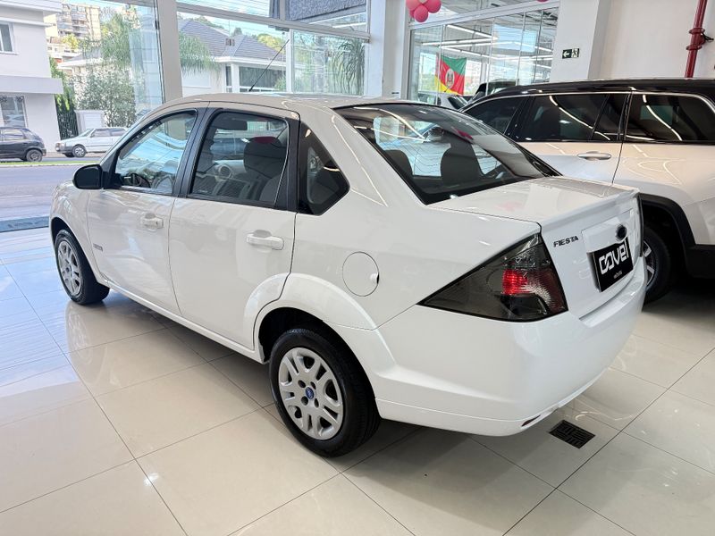 Ford Fiesta Sedan1.6flex 2012/2012 COVEL VEICULOS ENCANTADO / Carros no Vale