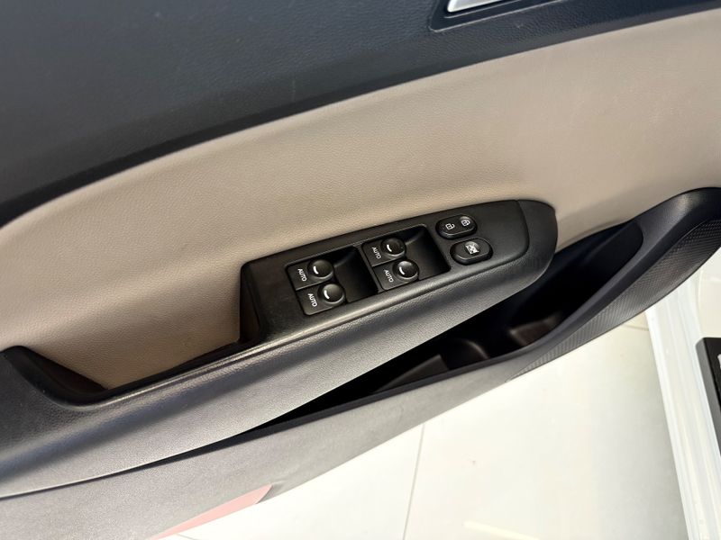 Hyundai Hb20 1 Million 1.6 16v 2018/2019 COVEL VEICULOS ENCANTADO / Carros no Vale