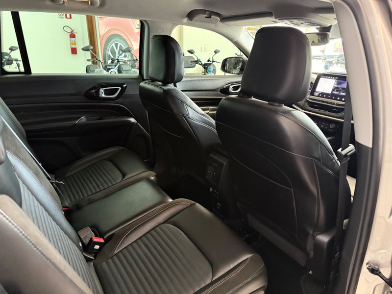Jeep Commander Limited Td380 4×4 Turbo 2022/2022 COVEL VEICULOS ENCANTADO / Carros no Vale