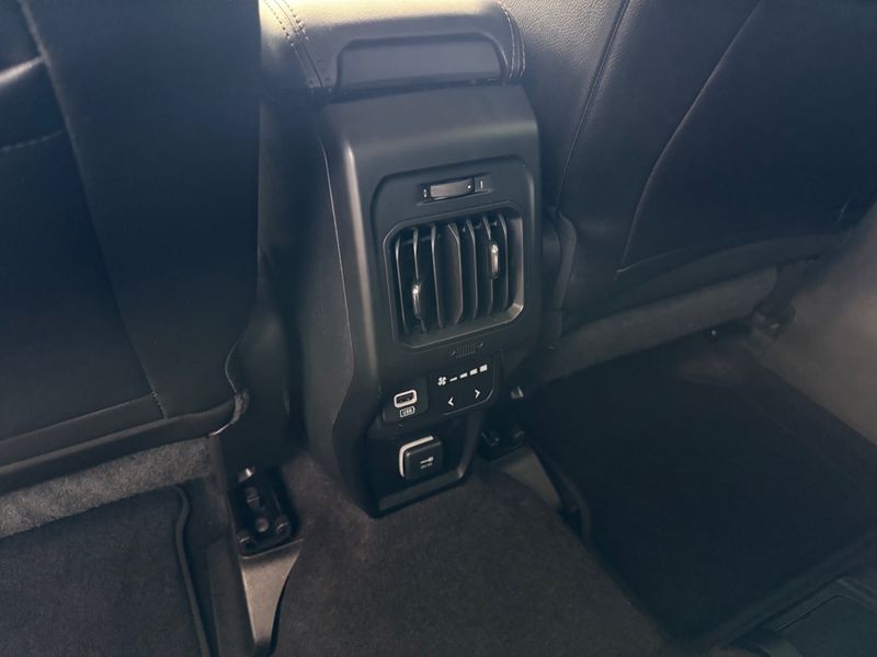 Jeep Commander Limited Td380 4×4 Turbo 2022/2022 COVEL VEICULOS ENCANTADO / Carros no Vale