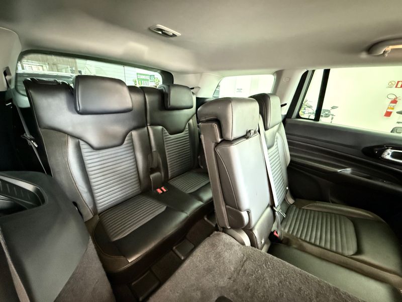Jeep Commander Limited Td380 4×4 Turbo 2022/2022 COVEL VEICULOS ENCANTADO / Carros no Vale