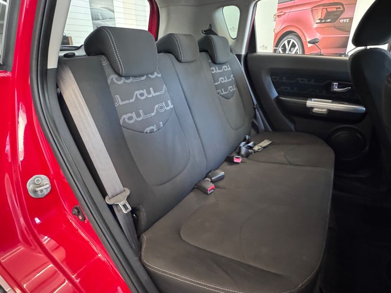 Kia Soul Ex 1.6 Ff 2012/2012 COVEL VEICULOS ENCANTADO / Carros no Vale