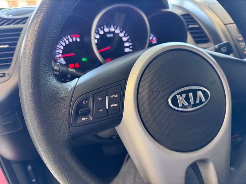 Kia Soul Ex 1.6 Ff 2012/2012 COVEL VEICULOS ENCANTADO / Carros no Vale