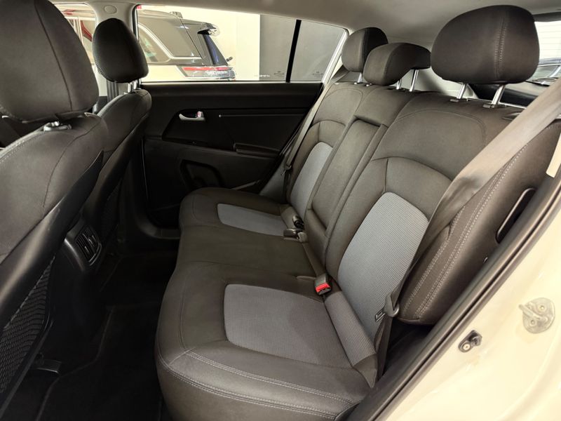 Kia Sportage 2.0 Lx 4×2 16v 2014/2015 COVEL VEICULOS ENCANTADO / Carros no Vale Kia Sportage 2.0 Lx 4×2 16v 2014/2015 COVEL VEICULOS ENCANTADO / Carros no Vale