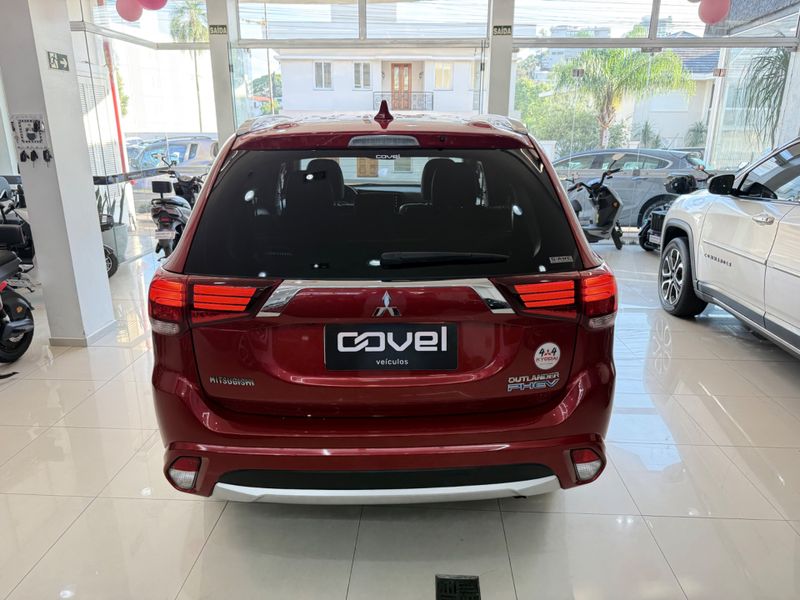 Mitsubishi Outlander Phev Hybrid 2.0 16v 4×4 2017/2018 COVEL VEICULOS ENCANTADO / Carros no Vale