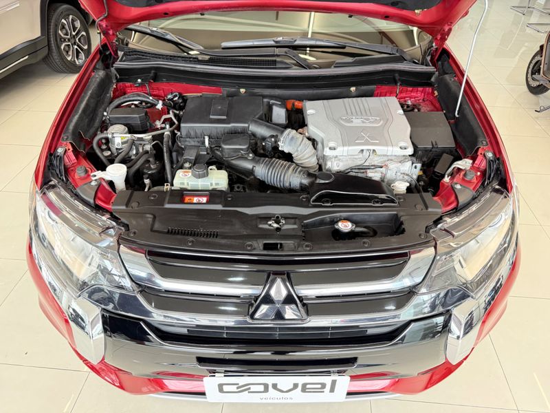 Mitsubishi Outlander Phev Hybrid 2.0 16v 4×4 2017/2018 COVEL VEICULOS ENCANTADO / Carros no Vale