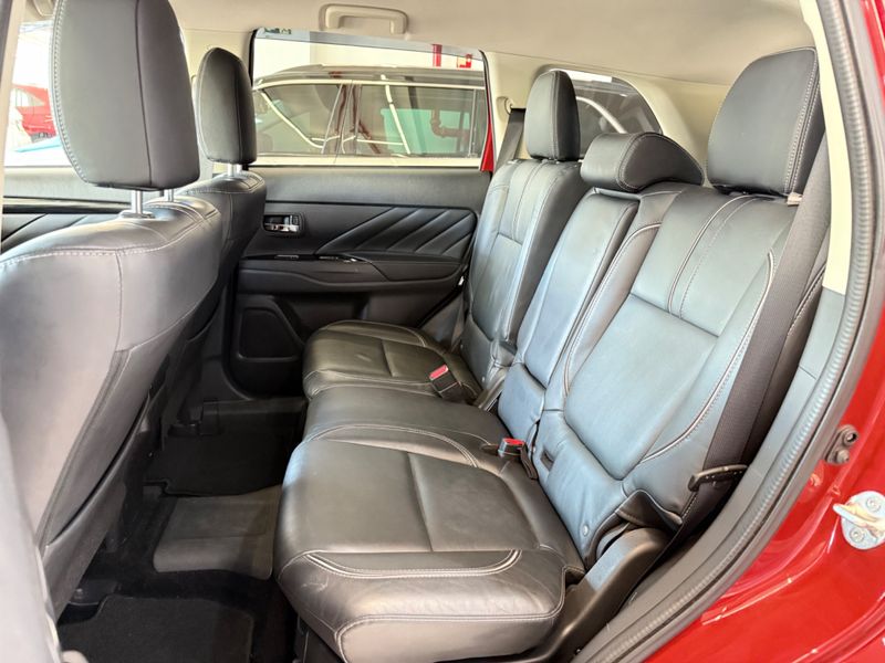 Mitsubishi Outlander Phev Hybrid 2.0 16v 4×4 2017/2018 COVEL VEICULOS ENCANTADO / Carros no Vale