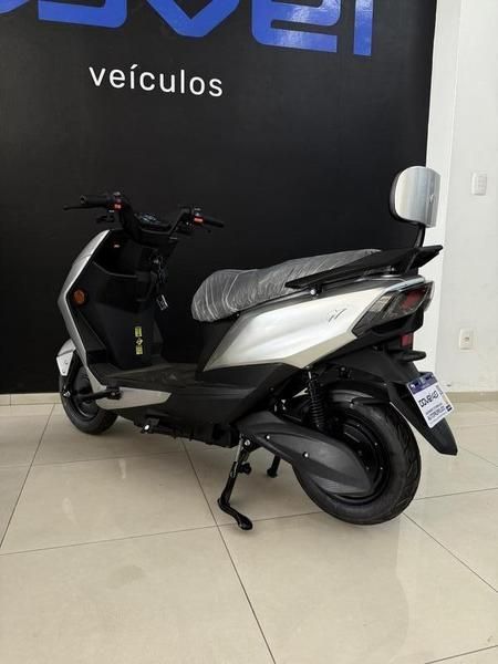 Nxt E-kay 2025/2025 COVEL VEICULOS ENCANTADO / Carros no Vale