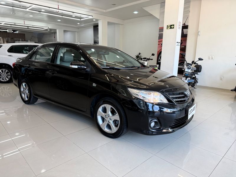 Toyota Corolla Xei 2.0 2013/2014 COVEL VEICULOS ENCANTADO / Carros no Vale