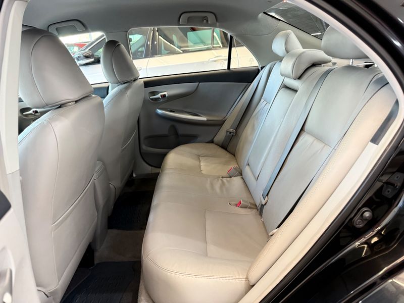 Toyota Corolla Xei 2.0 2013/2014 COVEL VEICULOS ENCANTADO / Carros no Vale