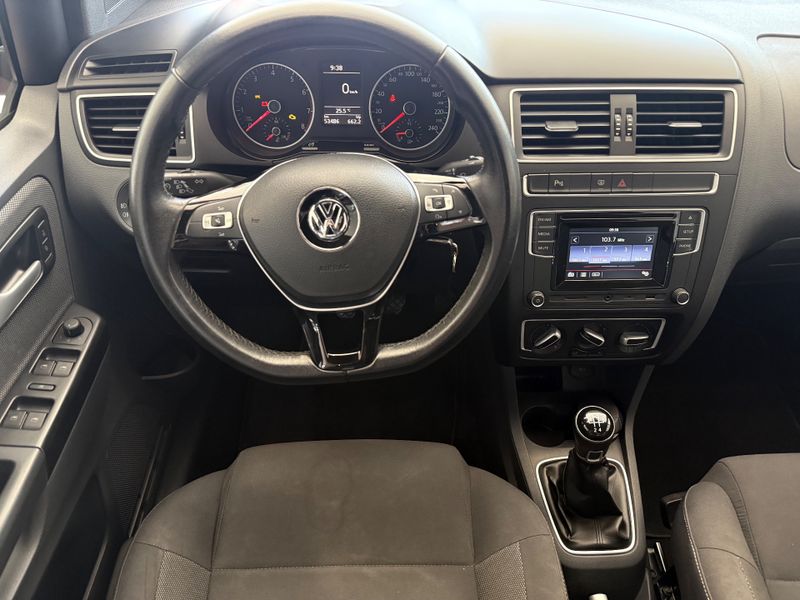 Volkswagen Fox Run 1.6 8v 2017/2017 COVEL VEICULOS ENCANTADO / Carros no Vale