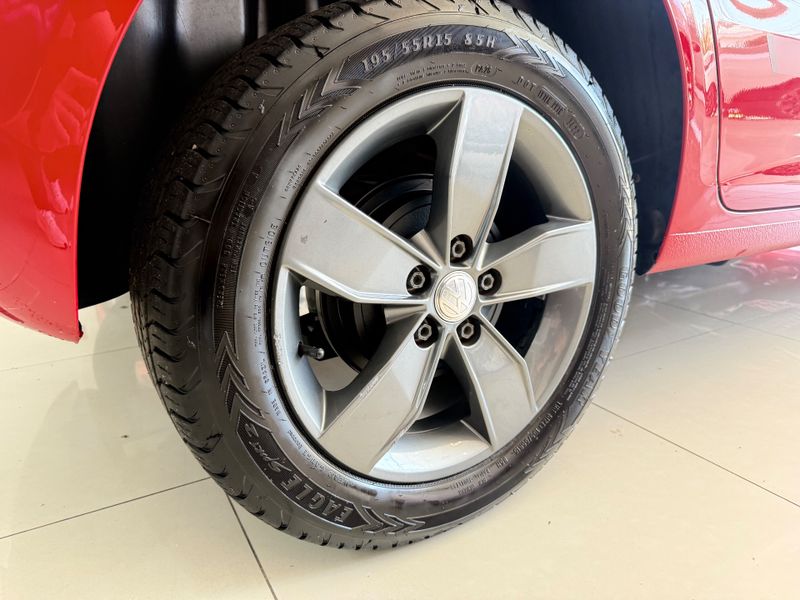 Volkswagen Fox Run 1.6 8v 2017/2017 COVEL VEICULOS ENCANTADO / Carros no Vale