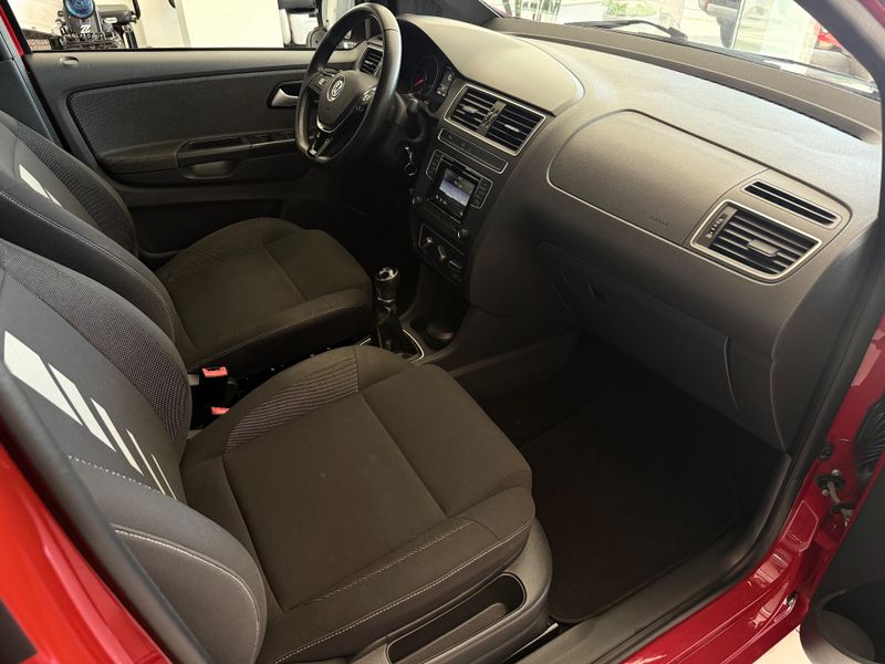 Volkswagen Fox Run 1.6 8v 2017/2017 COVEL VEICULOS ENCANTADO / Carros no Vale