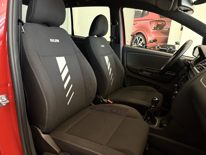 Volkswagen Fox Run 1.6 8v 2017/2017 COVEL VEICULOS ENCANTADO / Carros no Vale