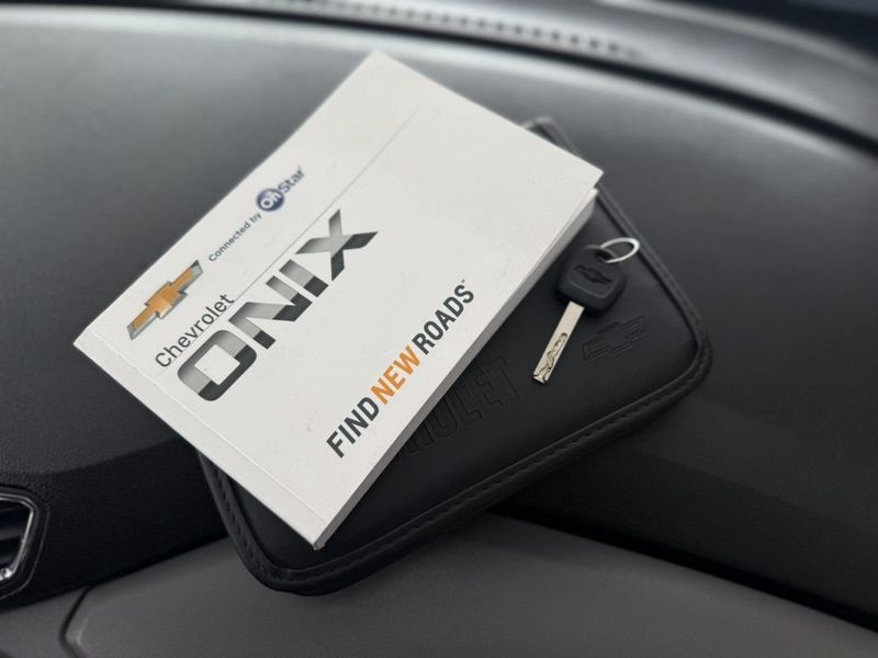 CHEVROLET ONIX HATCH LT 1.0 MT6 2019 SÓ MOTOS E AUTOMÓVEIS SANTA CRUZ DO SUL / Carros no Vale