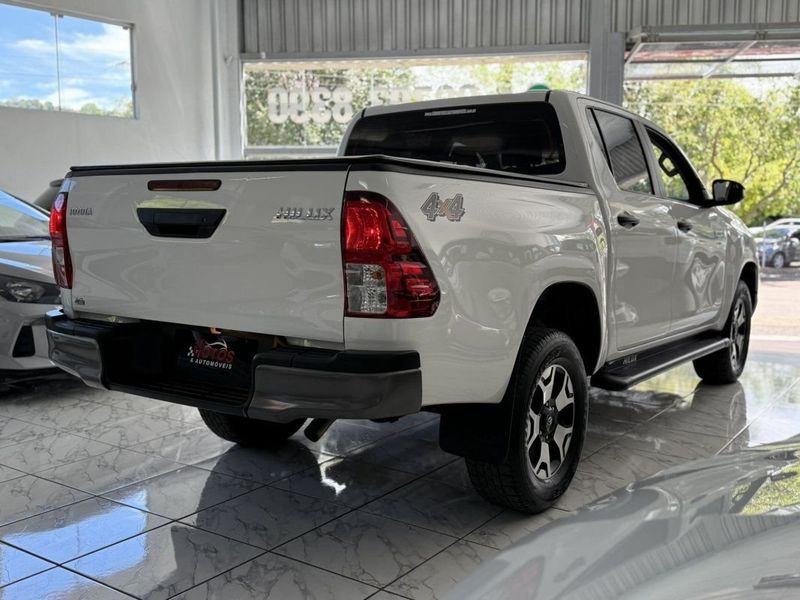 Toyota HILUX CD 2.8 TURBO 4X4 AT6 2024 SÓ MOTOS E AUTOMÓVEIS SANTA CRUZ DO SUL / Carros no Vale
