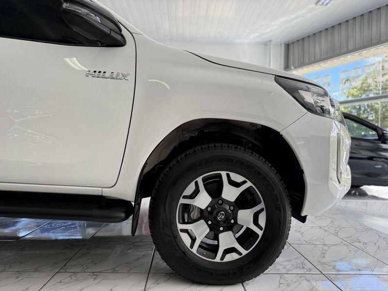 Toyota HILUX CD 2.8 TURBO 4X4 AT6 2024 SÓ MOTOS E AUTOMÓVEIS SANTA CRUZ DO SUL / Carros no Vale