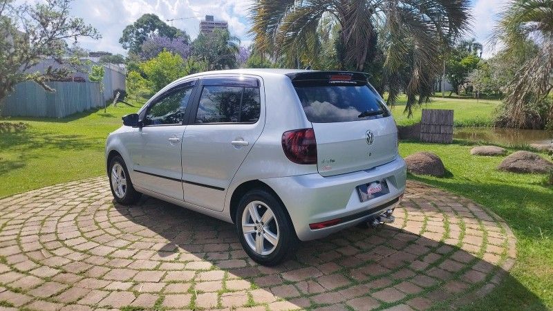 Volkswagen FOX SILVER 1.0 2012 GRASSI VEÍCULOS LAJEADO / Carros no Vale