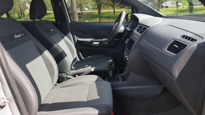 Volkswagen FOX SILVER 1.0 2012 GRASSI VEÍCULOS LAJEADO / Carros no Vale