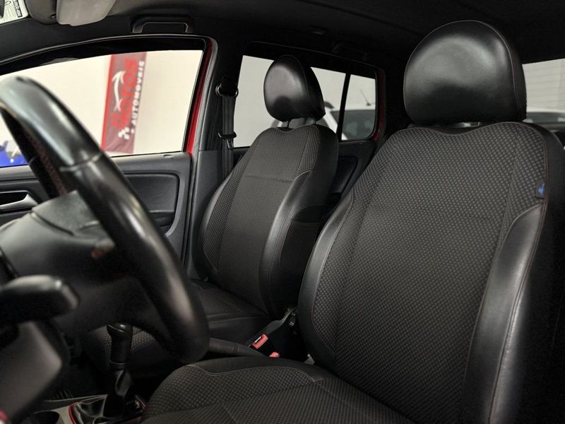 VOLKSWAGEN FOX ROCK IN RIO 1.6 2014 SÓ MOTOS E AUTOMÓVEIS SANTA CRUZ DO SUL / Carros no Vale