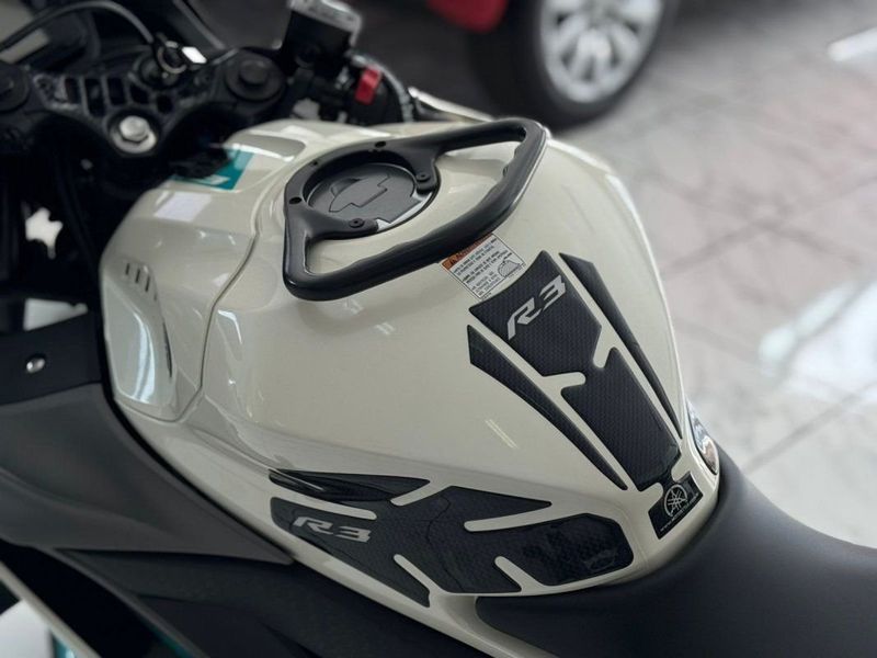 Yamaha YZF R3 ABS (VENDIDA) 2025 SÓ MOTOS E AUTOMÓVEIS SANTA CRUZ DO SUL / Carros no Vale