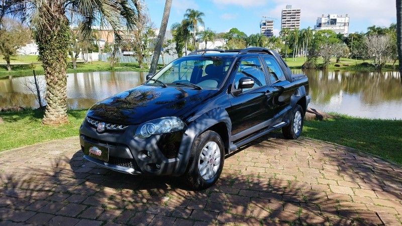 Fiat STRADA C.DUPLA ADVENTURE 1.8 2013 GRASSI VEÍCULOS LAJEADO / Carros no Vale