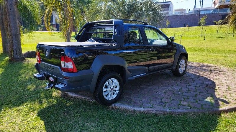 Fiat STRADA C.DUPLA ADVENTURE 1.8 2013 GRASSI VEÍCULOS LAJEADO / Carros no Vale