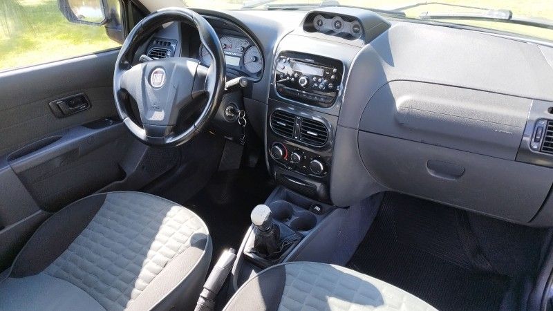 Fiat STRADA C.DUPLA ADVENTURE 1.8 2013 GRASSI VEÍCULOS LAJEADO / Carros no Vale
