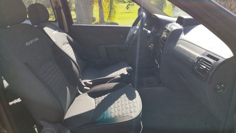 Fiat STRADA C.DUPLA ADVENTURE 1.8 2013 GRASSI VEÍCULOS LAJEADO / Carros no Vale