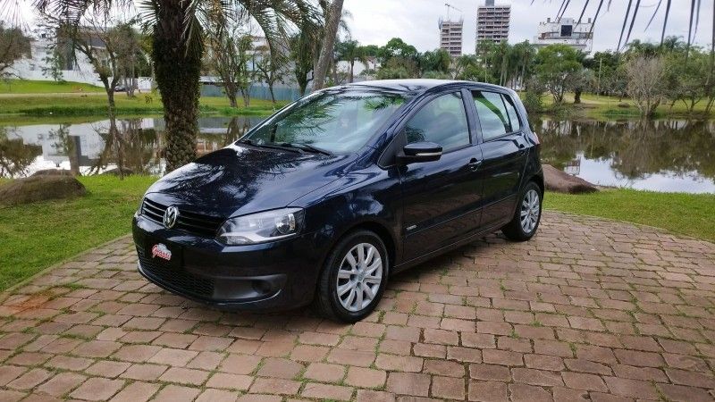 Volkswagen FOX TREND 1.0 2012 GRASSI VEÍCULOS LAJEADO / Carros no Vale