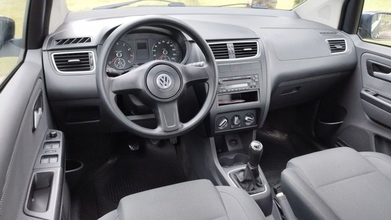 Volkswagen FOX TREND 1.0 2012 GRASSI VEÍCULOS LAJEADO / Carros no Vale