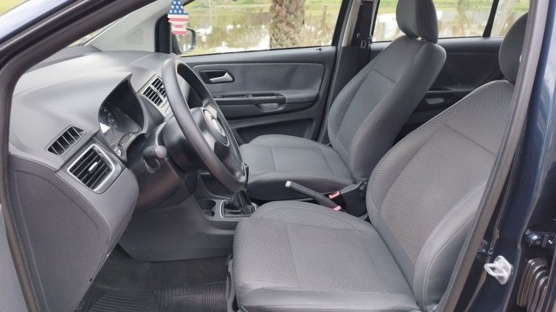 Volkswagen FOX TREND 1.0 2012 GRASSI VEÍCULOS LAJEADO / Carros no Vale