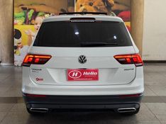 Volkswagen TIGUAN ALLSPACE COMF 250 1.4 TSI 2018 HÉLIO AUTOMÓVEIS LAJEADO / Carros no Vale
