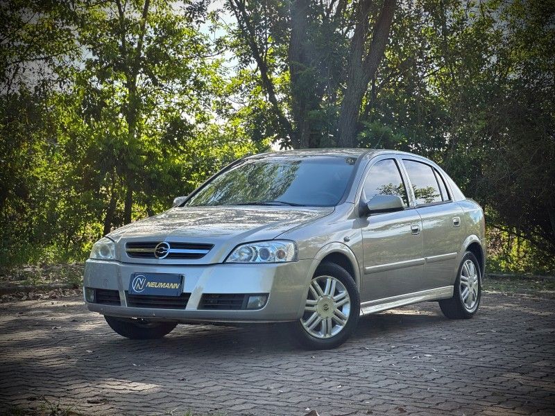 Chevrolet ASTRA CD 2.0 2004 NEUMANN VEÍCULOS ARROIO DO MEIO / Carros no Vale Chevrolet ASTRA CD 2.0 2004 NEUMANN VEÍCULOS ARROIO DO MEIO / Carros no Vale