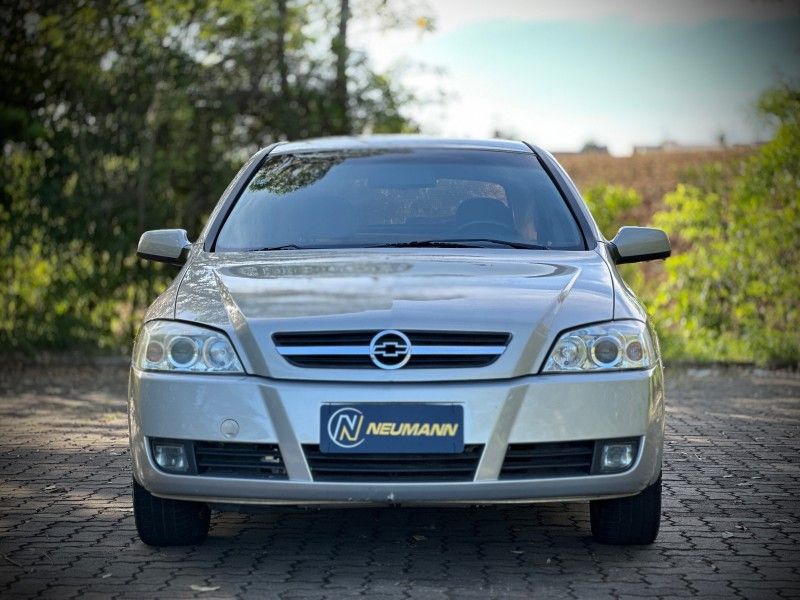 Chevrolet ASTRA CD 2.0 2004 NEUMANN VEÍCULOS ARROIO DO MEIO / Carros no Vale Chevrolet ASTRA CD 2.0 2004 NEUMANN VEÍCULOS ARROIO DO MEIO / Carros no Vale