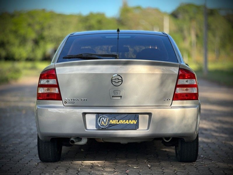 Chevrolet ASTRA CD 2.0 2004 NEUMANN VEÍCULOS ARROIO DO MEIO / Carros no Vale Chevrolet ASTRA CD 2.0 2004 NEUMANN VEÍCULOS ARROIO DO MEIO / Carros no Vale