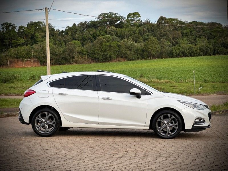 Chevrolet CRUZE LTZ SPORT 1.8 2019 NEUMANN VEÍCULOS ARROIO DO MEIO / Carros no Vale