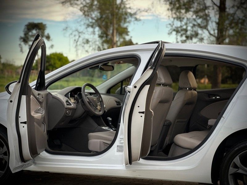 Chevrolet CRUZE LTZ SPORT 1.8 2019 NEUMANN VEÍCULOS ARROIO DO MEIO / Carros no Vale