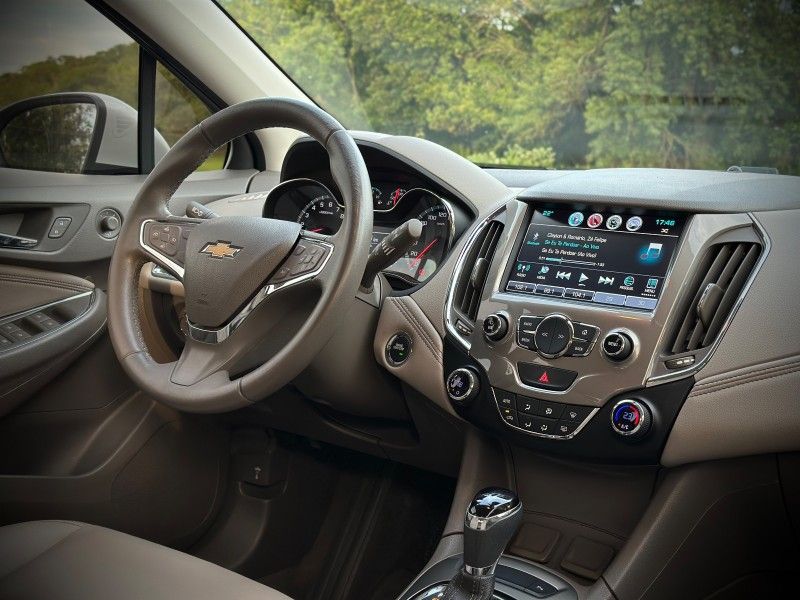 Chevrolet CRUZE LTZ SPORT 1.8 2019 NEUMANN VEÍCULOS ARROIO DO MEIO / Carros no Vale