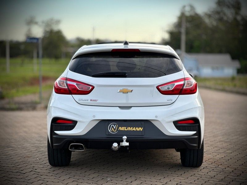 Chevrolet CRUZE LTZ SPORT 1.8 2019 NEUMANN VEÍCULOS ARROIO DO MEIO / Carros no Vale