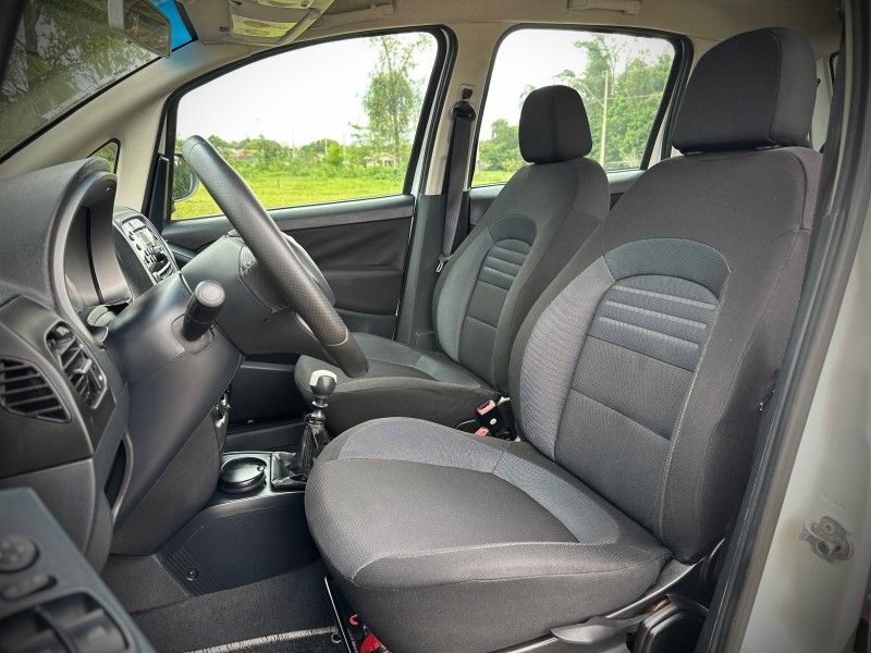 Fiat IDEA ATTRACTIVE 1.4 2014 NEUMANN VEÍCULOS ARROIO DO MEIO / Carros no Vale